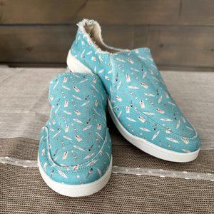 Vionic Canvas beach shoes - NWT - Women's Size 9.5W